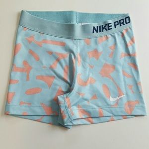 *MAKE AN OFFER Limited edition Nike Pros